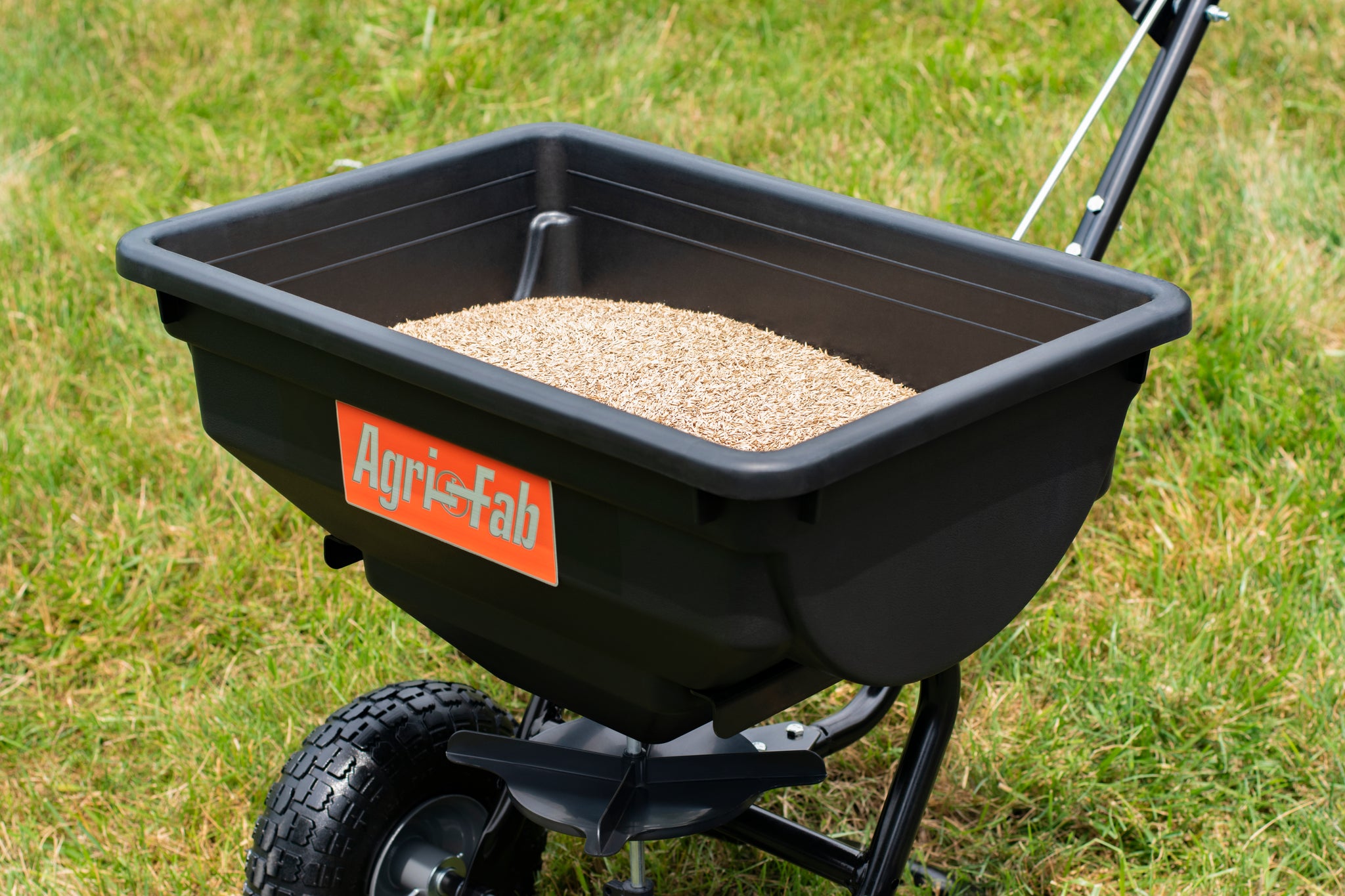 Agri-Fab Inc. 45-0532 (85lb Push Broadcast Spreader Pro) – Agri